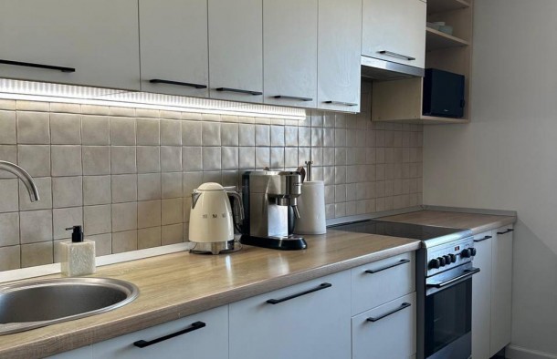 Продаж 2 кімнатна квартира вулиця Мазепи , цегла, ремонт, фото 1