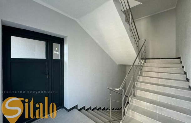 Продається 1но кімнатна квартира  вул. Целевича, 35 м.кв, фото 3