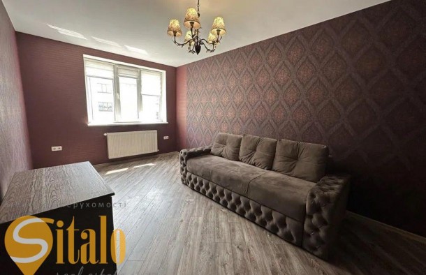 Продається 2 кімнатна з ремонтом та меблями в самому Центрі, фото 1