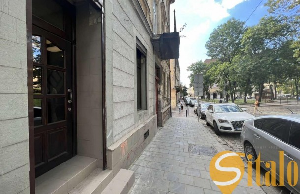 Комерційне приміщення в центрі з фасадним входом по вулиці Данила Галицького, Львів, фото 1