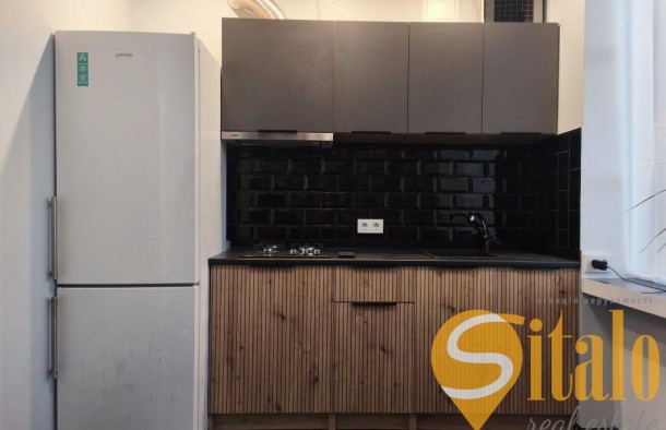 Продаж однокімнатної повнометражної квартири проспект Соборний., фото 1