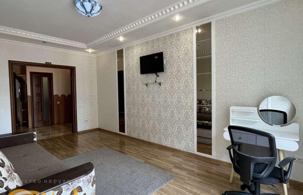 Продаж 2 кім квартири в новобудові з ремонтом біля парку, фото 3