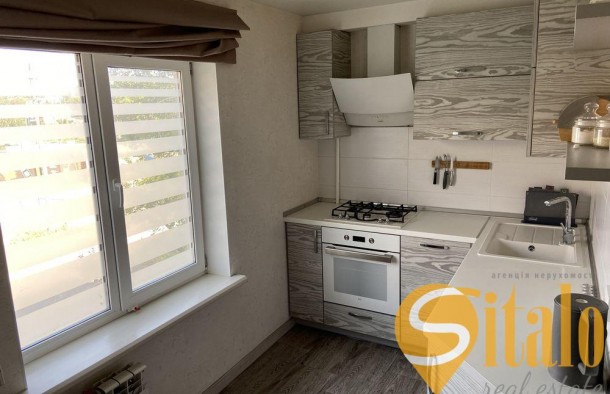 Трикімнатна з  ремонтом та меблями., фото 1