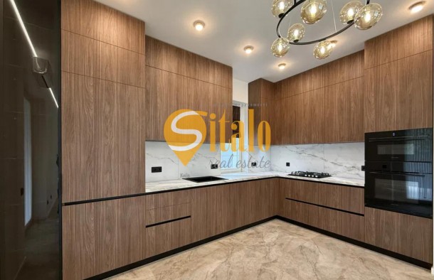 Будинок з ремонтом, з терасою, газом, центр. комунікації, фото 4