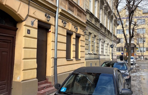 Оренда фасадне комерційне приміщення офіс, салон, магазин вулиця Пекарська центр місто Львів, фото 10