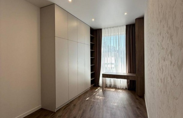 Продаж готового котеджу з дизайнерським ремонтом та меблями в Брюховичах, фото 19