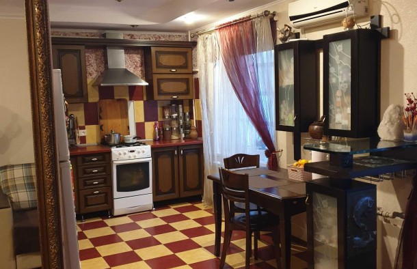 Трикімнатна з ремонтом Космос, фото 6