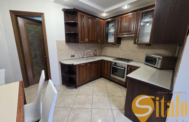 Продаж дворівневої квартири з бонусним третім рівнем біля Парку Культури, фото 1