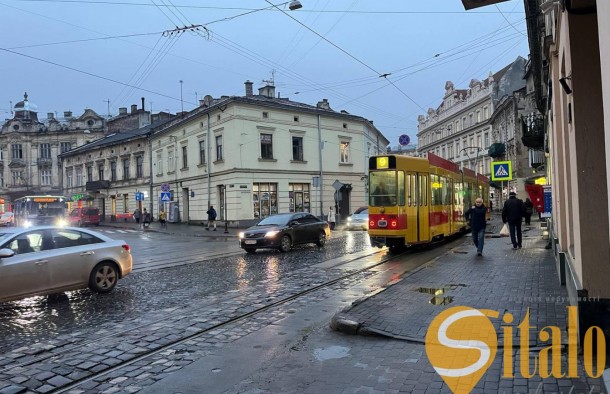 Продаж комерційного приміщення  підвал  центр м. Львів, вул. І. Франка, фото 1