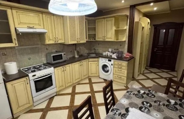 4 кім квартира з меблями і гараж в центрі, фото 3