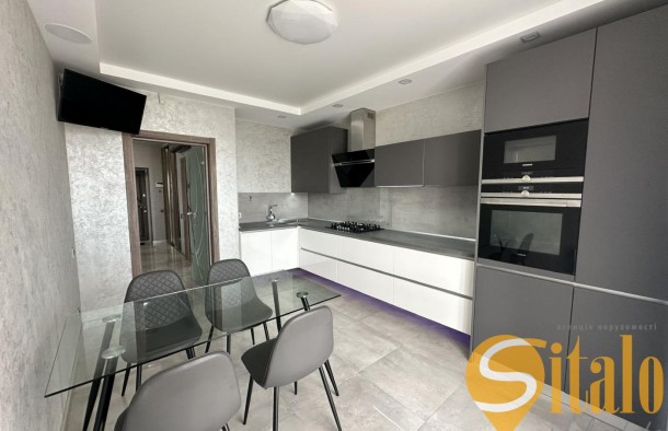 Продається двоповерхова 4кімнатна квартира з дизайнерським ремонтом у сучасному будинку на вул. Дж.Вашингтона. Площа  165 м²., фото 14