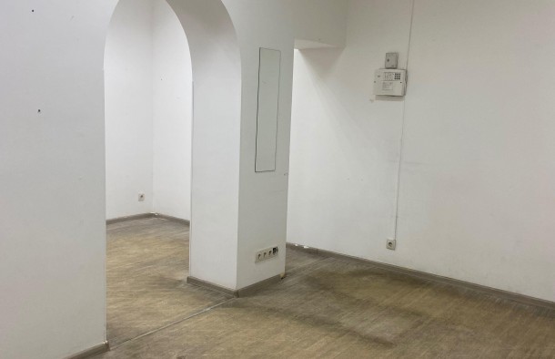 Оренда фасадне комерційне приміщення офіс, салон, магазин вулиця Пекарська центр місто Львів, фото 5