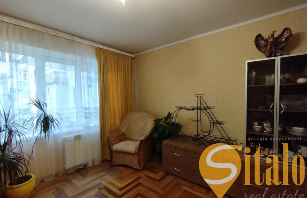 Продаж 4кімн. квартири 76 м² з меблями, пр. Моторобудівників 89 поверх, фото 1
