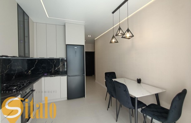 Продаю 2 кімнатну з ремонтом та меблями в центрі Довга, фото 1