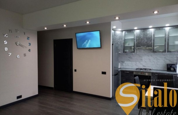 Продаж 2х кімнт. квартири студії площа Маяковського., фото 2