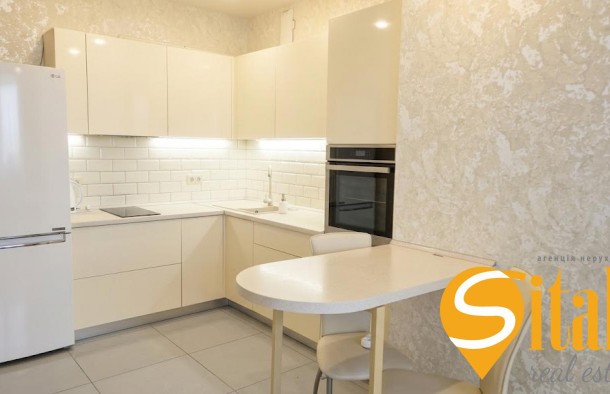 Продаж 1кімнатна квартира євродвушка ЖК Пятий квартал Варшавський мікрайон, фото 1