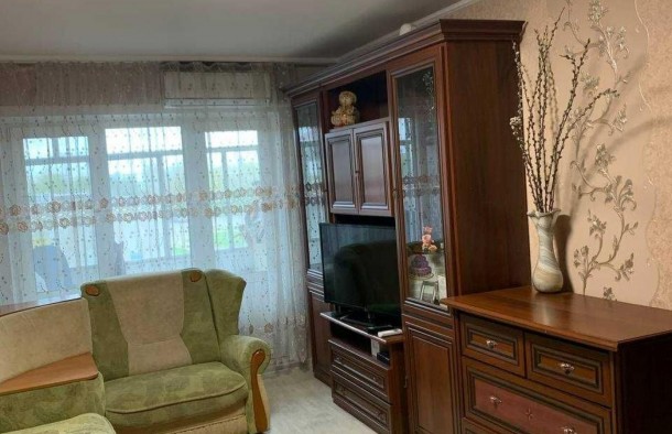 Трикімнатна з гарним ремонтом , меблями та технікою., фото 3