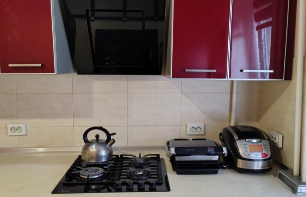 Продам двокімнатну з ремонтом та меблями, космос., фото 2