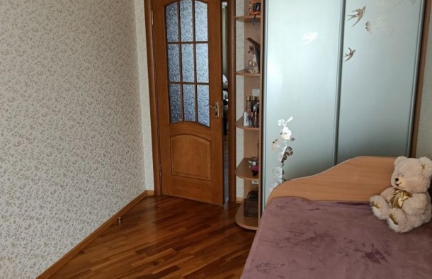 Продаж квартири по вул. Автозаводська, фото 5