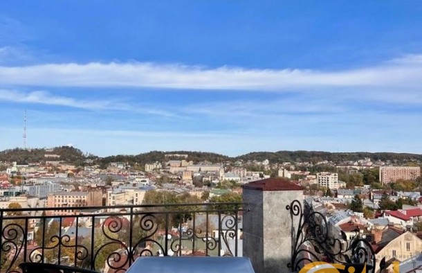 Продаж трикімнатної квартири в одному з найпрестижніших районів міста, на вулиці Кардинала Гузара., фото 1