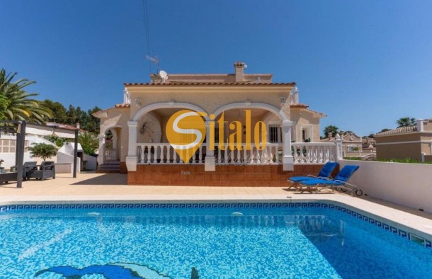 Просторий будинок з басейном у Кальпе, фото 1