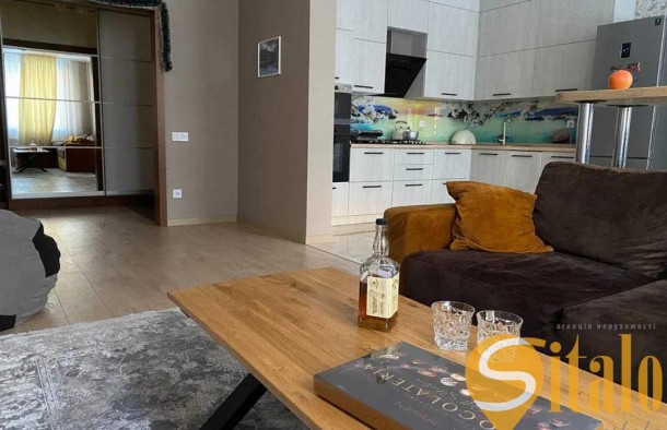 3 кімнатна квартира з дизайнерським ремонтом у новобудові, вулиця Угорська, Львів, фото 1