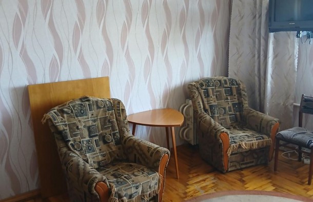 Продам однокімнатну  квартиру  з меблями та технікой. Космос., фото 1