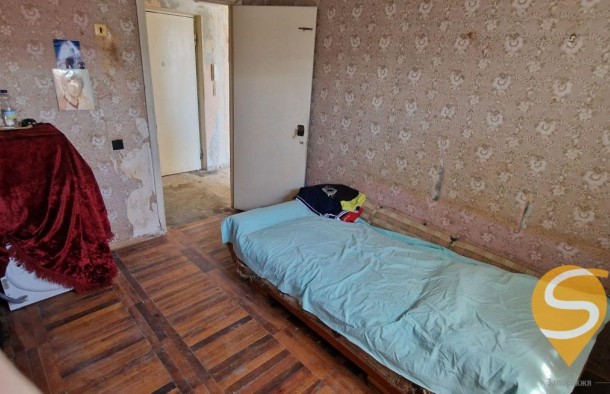 Продаж квартири по вул. Комарова, фото 5