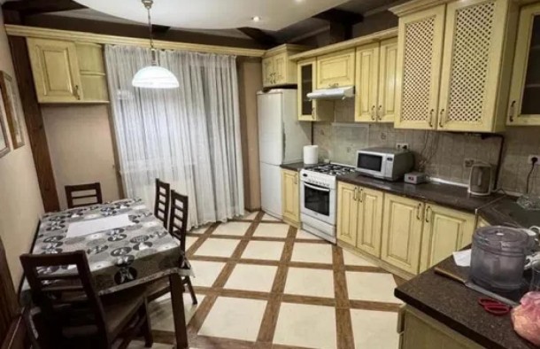 4 кім квартира з меблями і гараж в центрі, фото 2