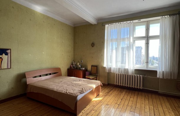 Продається 1к квартира 57 кв.м знаменитому будинкувежі на пр.Металургів, фото 1