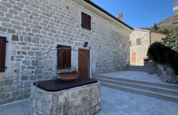 Продаж вілл і будинків в Чорногорії в Каменарі km01473.4bd_s8780, фото 4