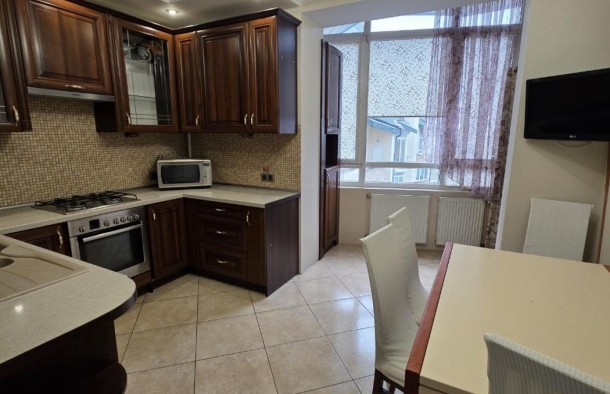 Продаж дворівневої квартири з бонусним третім рівнем біля Парку Культури, фото 2