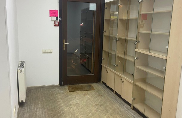 Оренда фасадне комерційне приміщення офіс, салон, магазин вулиця Пекарська центр місто Львів, фото 2