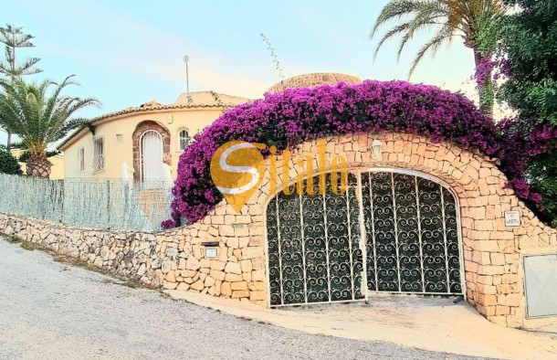 Будинок з панорамним видом на долину та гори, Кальпе., фото 18