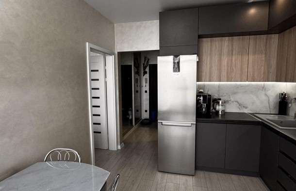 Продаж 1 кімнатної з ремонтом , меблями та техн.  Парк Озеро, фото 1