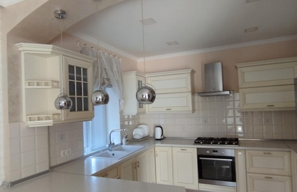 Капітальний маєток з гостьовим будинком та безпечним укриттям., фото 7