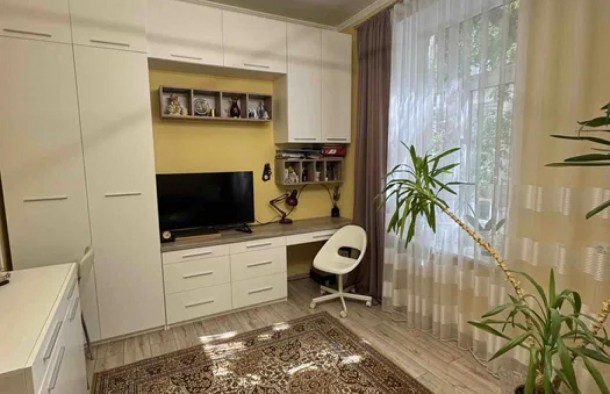 Продаж  Квартира  вул. Меретина Бернарда, Ближній центр, Львів, фото 2