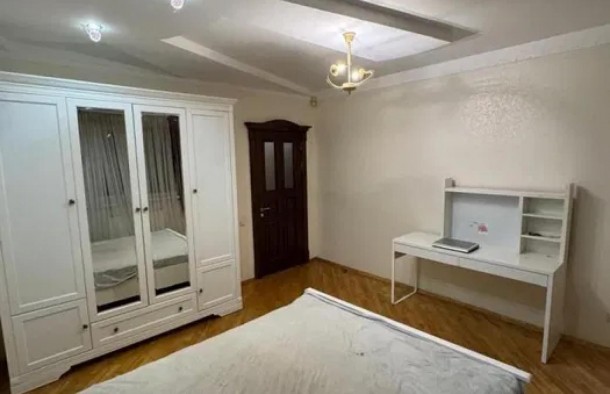 4 кім квартира з меблями і гараж в центрі, фото 5