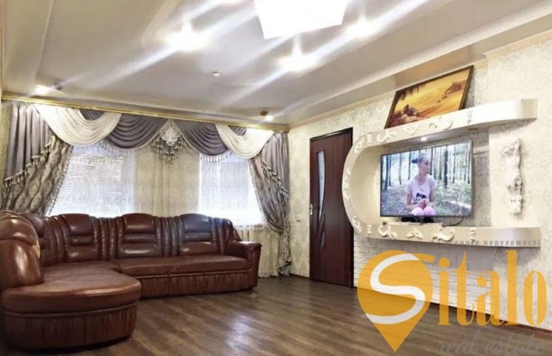 ТЕРМОБУДИНОК ПОРУЧ З ЦЕНТРОМ МІСТА, фото 2