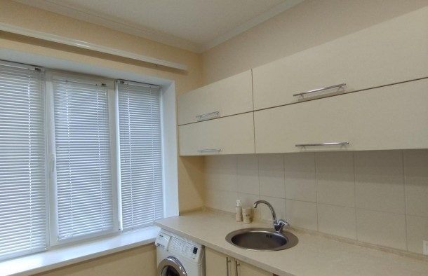 Капітальний маєток з гостьовим будинком та безпечним укриттям., фото 9