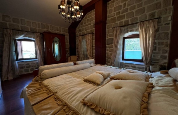 Продаж вілл і будинків в Чорногорії в Каменарі km01473.4bd_s8780, фото 31