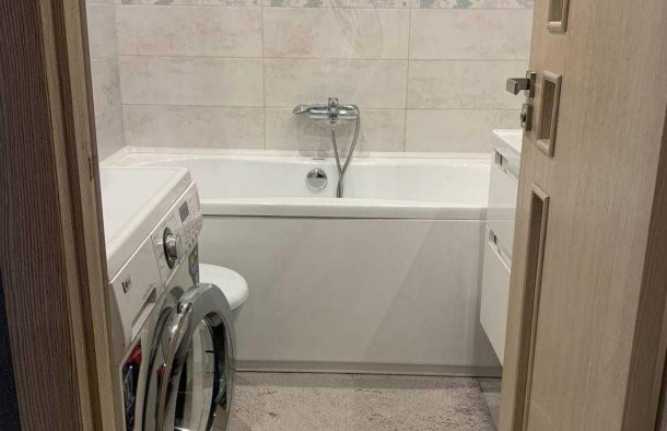 Трикімнатна з гарним ремонтом , меблями та технікою., фото 14