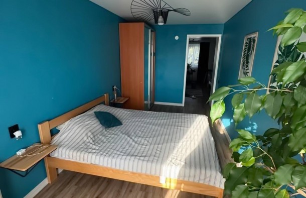 Продаж 2х кімн. квартири студії по вул. Шкільна з евроремонтом., фото 1