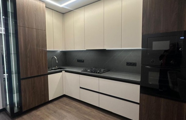 1 кім квартира з ремонтом в центрівул. Височана, фото 1