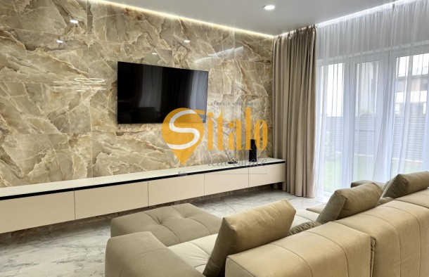 Невеликий будинок в котеджному містечку, фото 2