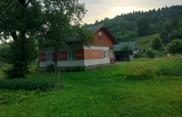 Продається деревяний будинок у селі Новий Кропивник, неподалік курорту Східниця. Прекрасне місце для тихого і спокійного життя серед природи., фото 1
