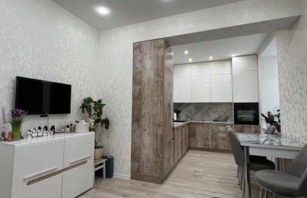 Продається квартира у Вознесенівському районі по пр.Соборному, фото 1