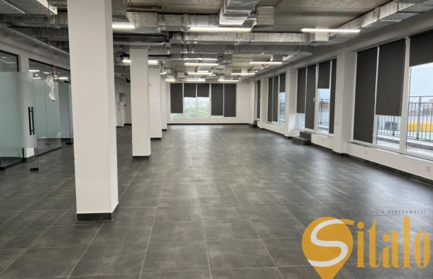 Пропонується в оренду просторе комерційне приміщення у Львові на вул. Щирецькій, фото 1