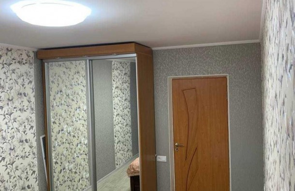 Трикімнатна з гарним ремонтом , меблями та технікою., фото 7