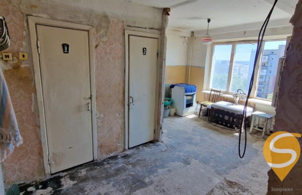 Продаж квартири по вул. Комарова, фото 6